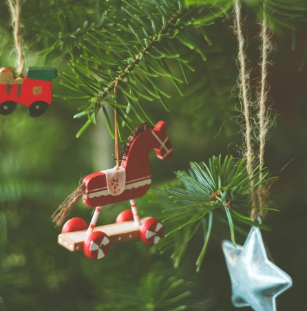 Es mejor comprar un árbol natural o artificial