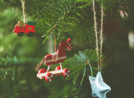 Es mejor comprar un árbol natural o artificial