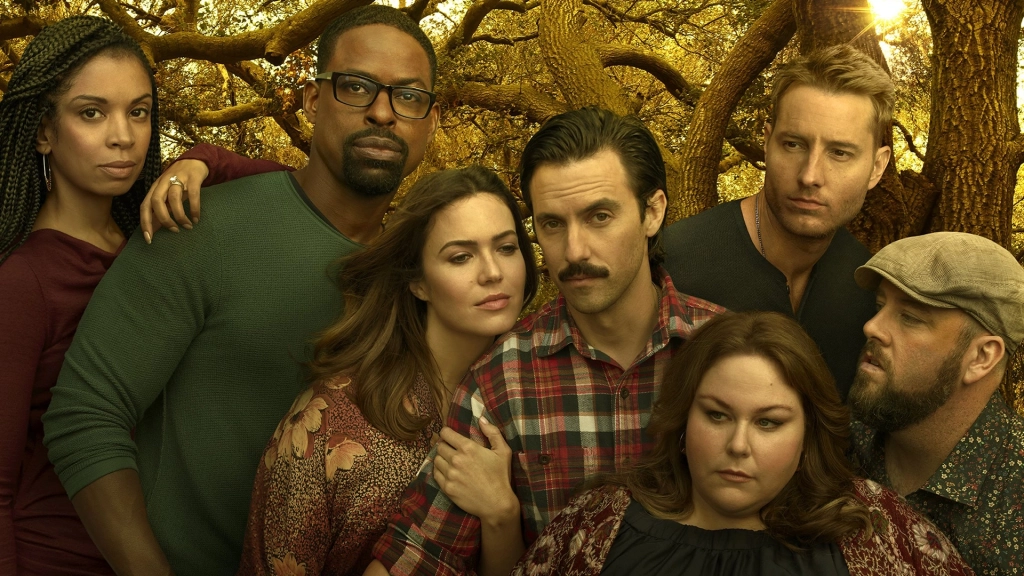 El elenco de This Is Us reunido en una escena familiar, serie emocional sobre relaciones, familia y crecimiento personal